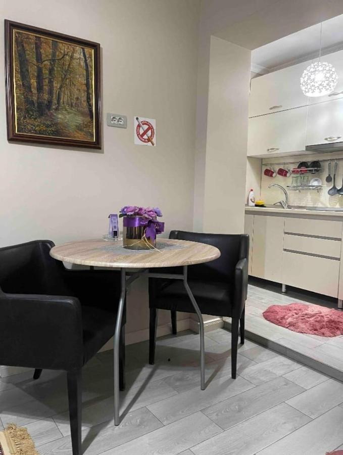 Warm Apartment In The Center Of Tirana City Exterior photo