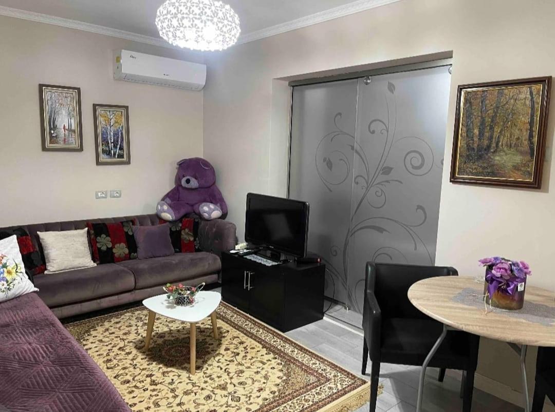 Warm Apartment In The Center Of Tirana City Exterior photo
